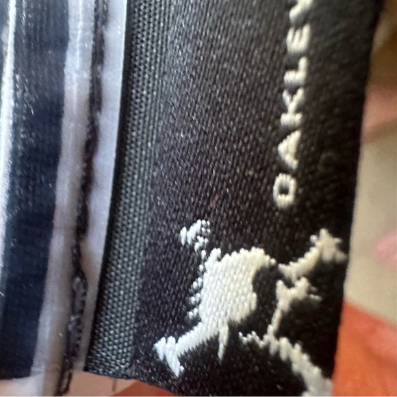 NWOT 50%OFF Oakley Storm Catcher Black Reflective All Weather Rain Repellent Jac - Picture 10 of 12